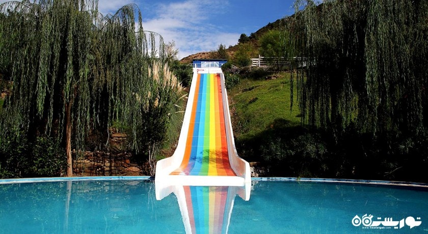 سرسره موجود در پارک آبی هتل